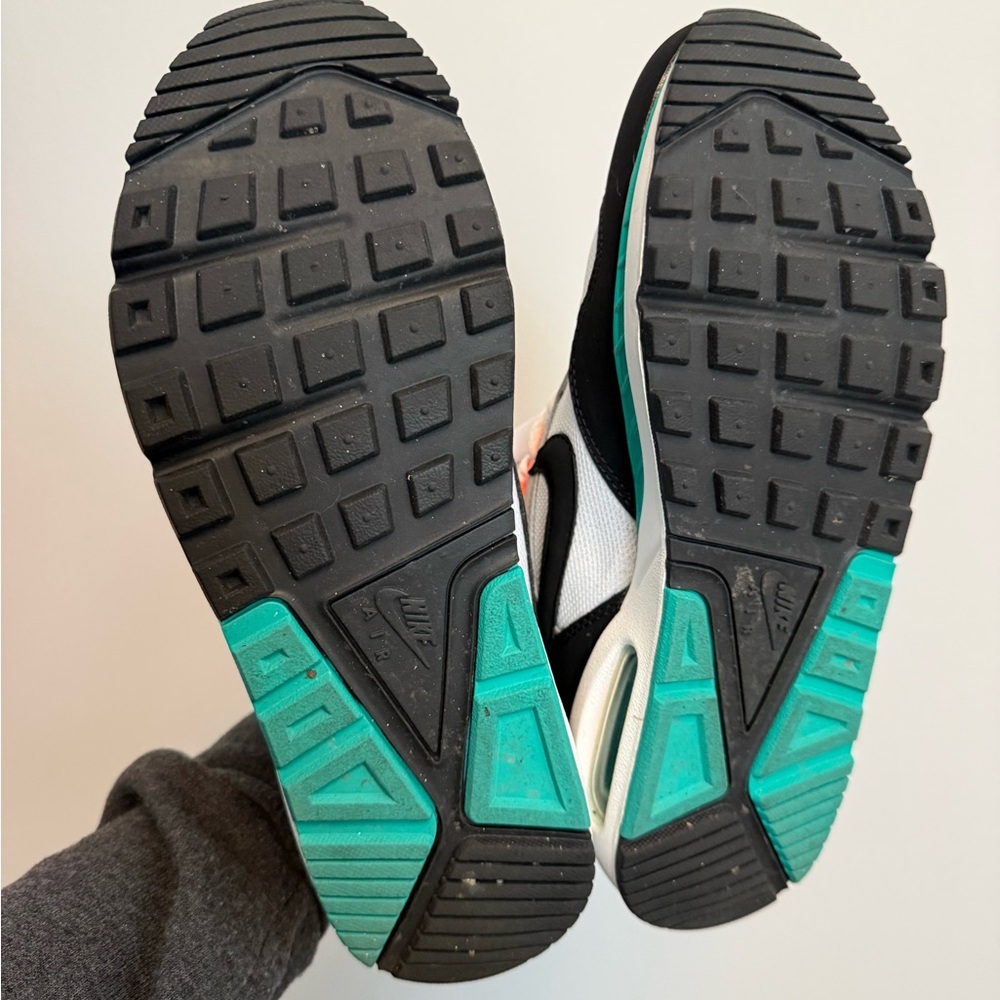 Nike Shoes - Picture 3 of 3